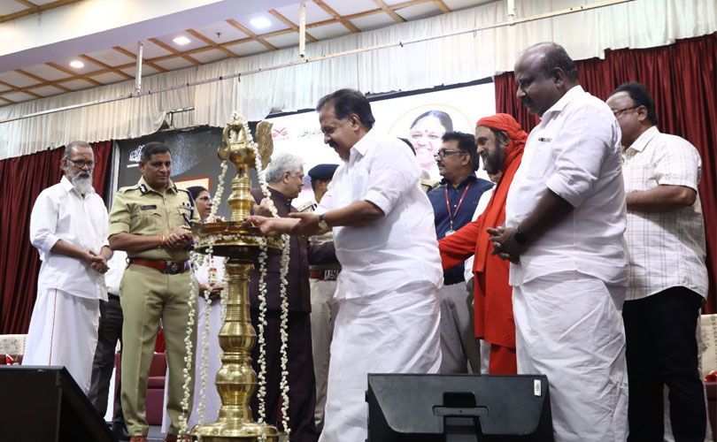 ഓപ്പറേഷൻ  തുഫാനോടൊപ്പം  അമൃത ആശുപത്രിയും.